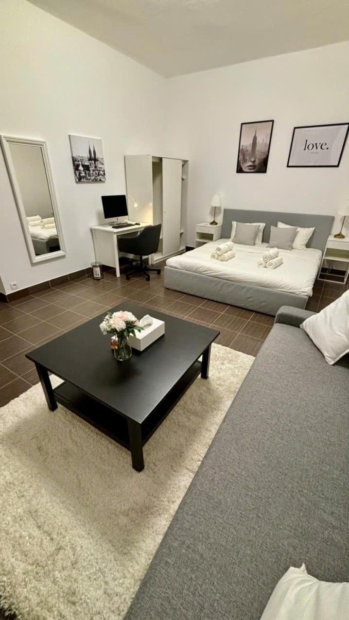 Stunning In 3 Apartmán Praha